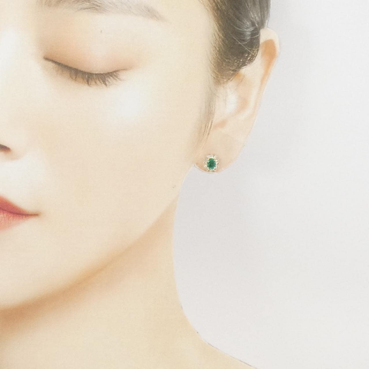 K18YG エメラルド ピアス 0.72CT