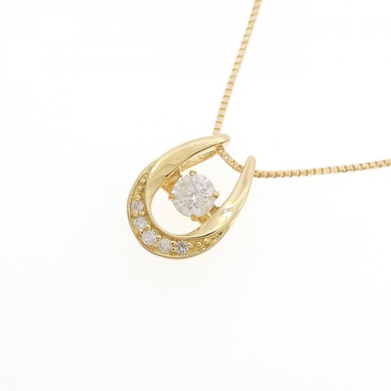 18K Yellow Gold Horseshoe Diamond Necklace 0.12CT