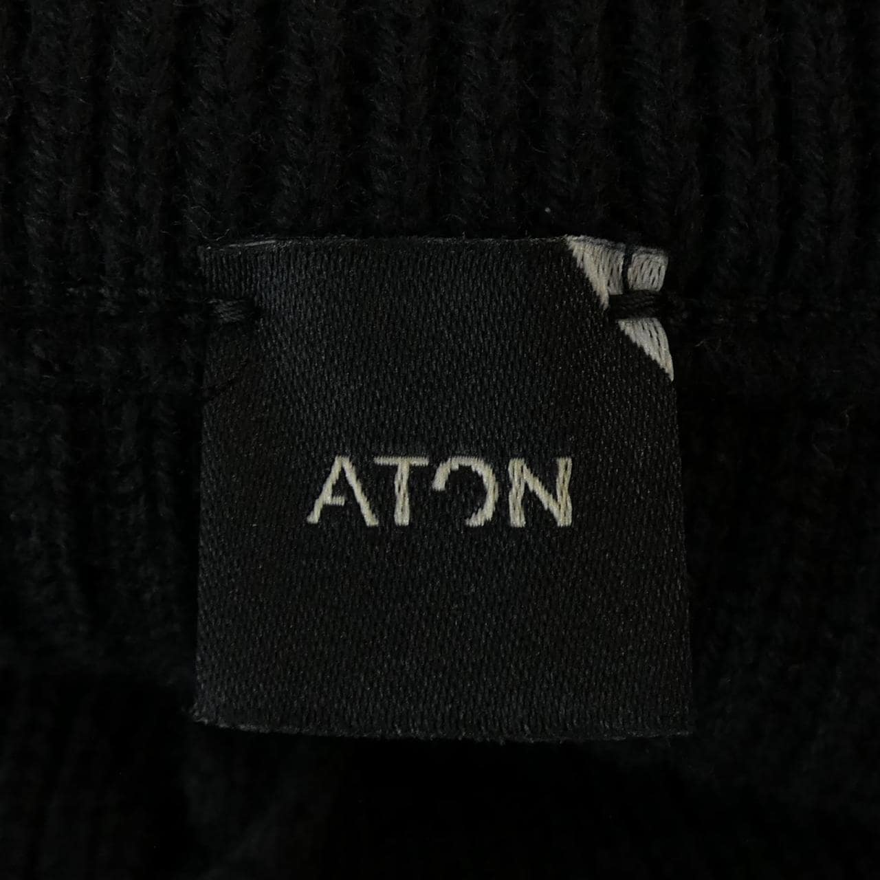 エイトン ATON スカート