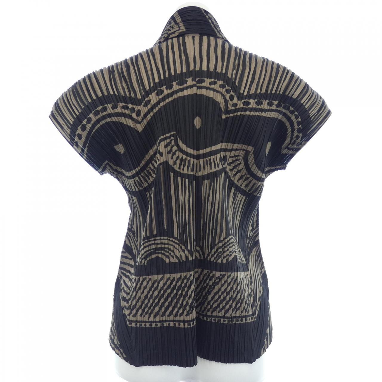 プリーツプリーズ PLEATS PLEASE 2016 PP63-JJ703 7571055 ベスト