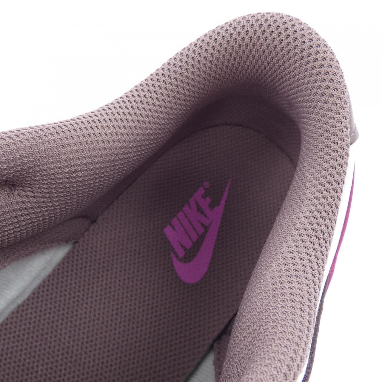 ナイキ NIKE FZ3611-208 スニーカー