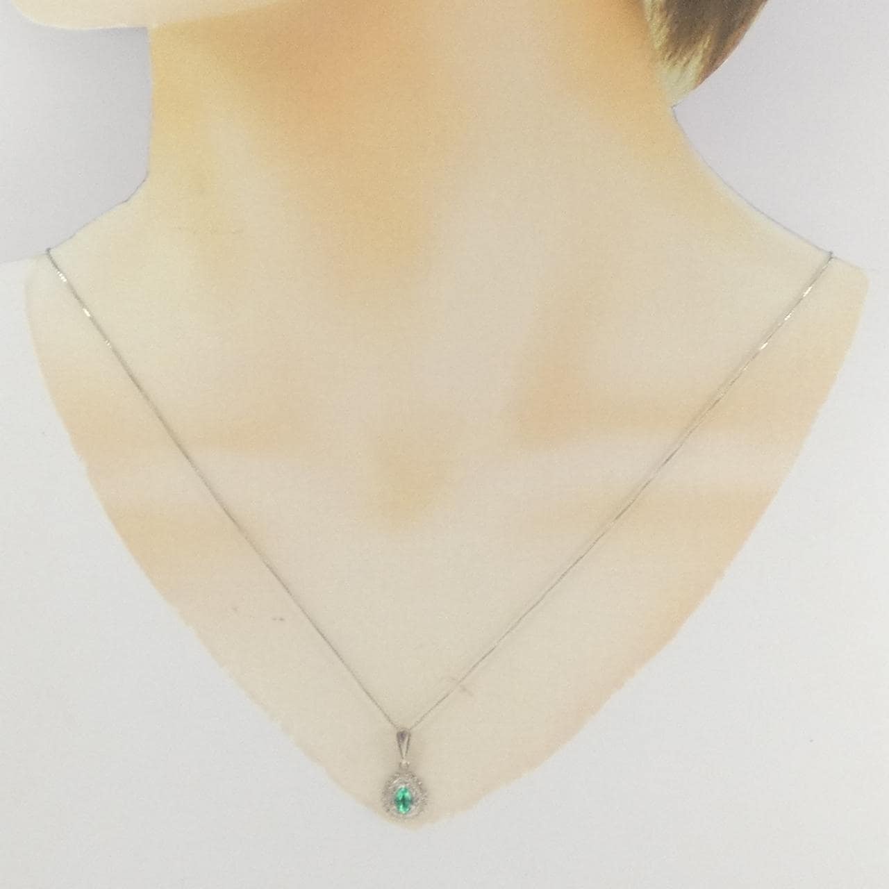 PT900/PT850 エメラルド ネックレス 0.26CT