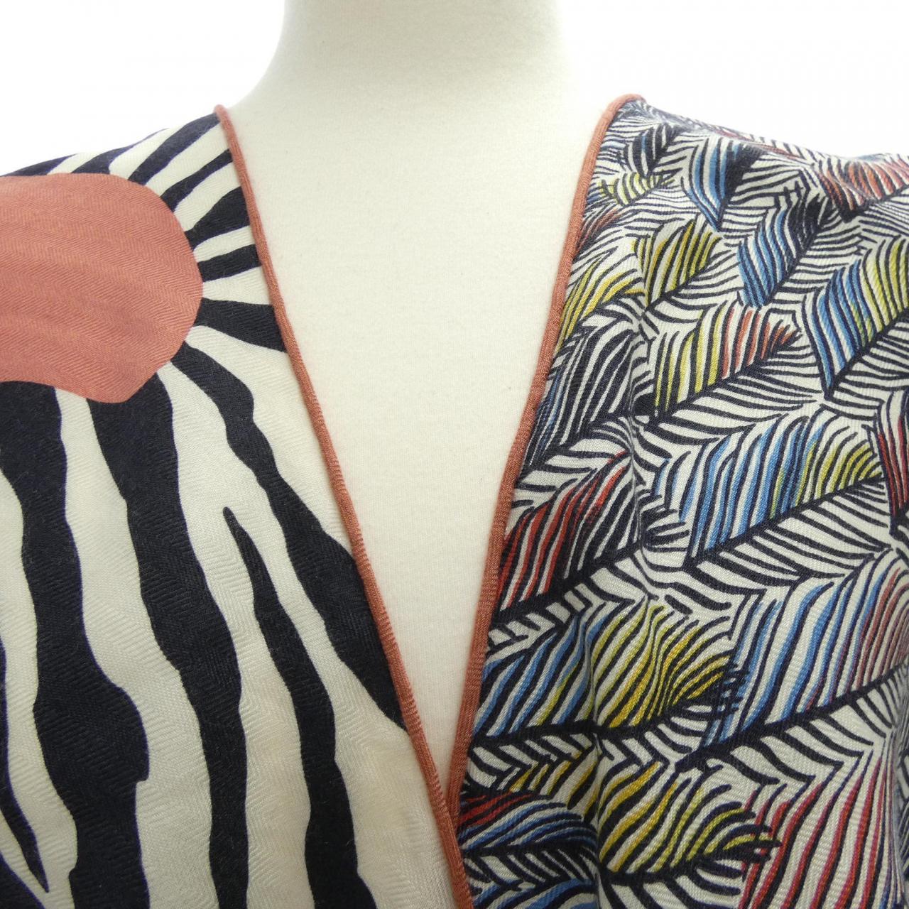 エルメス HERMES ZEBRA PEGASUS H363790S トライアングルジェアン ショール