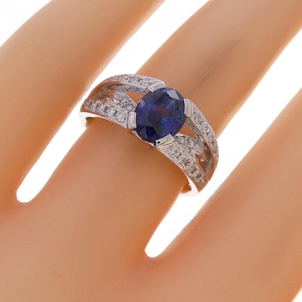 PT900 サファイヤ リング 1.59CT