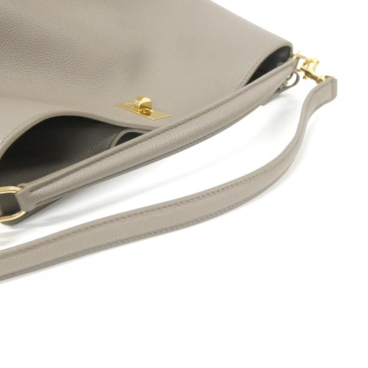 セリーヌ バケット 16 195573CR8 バッグ