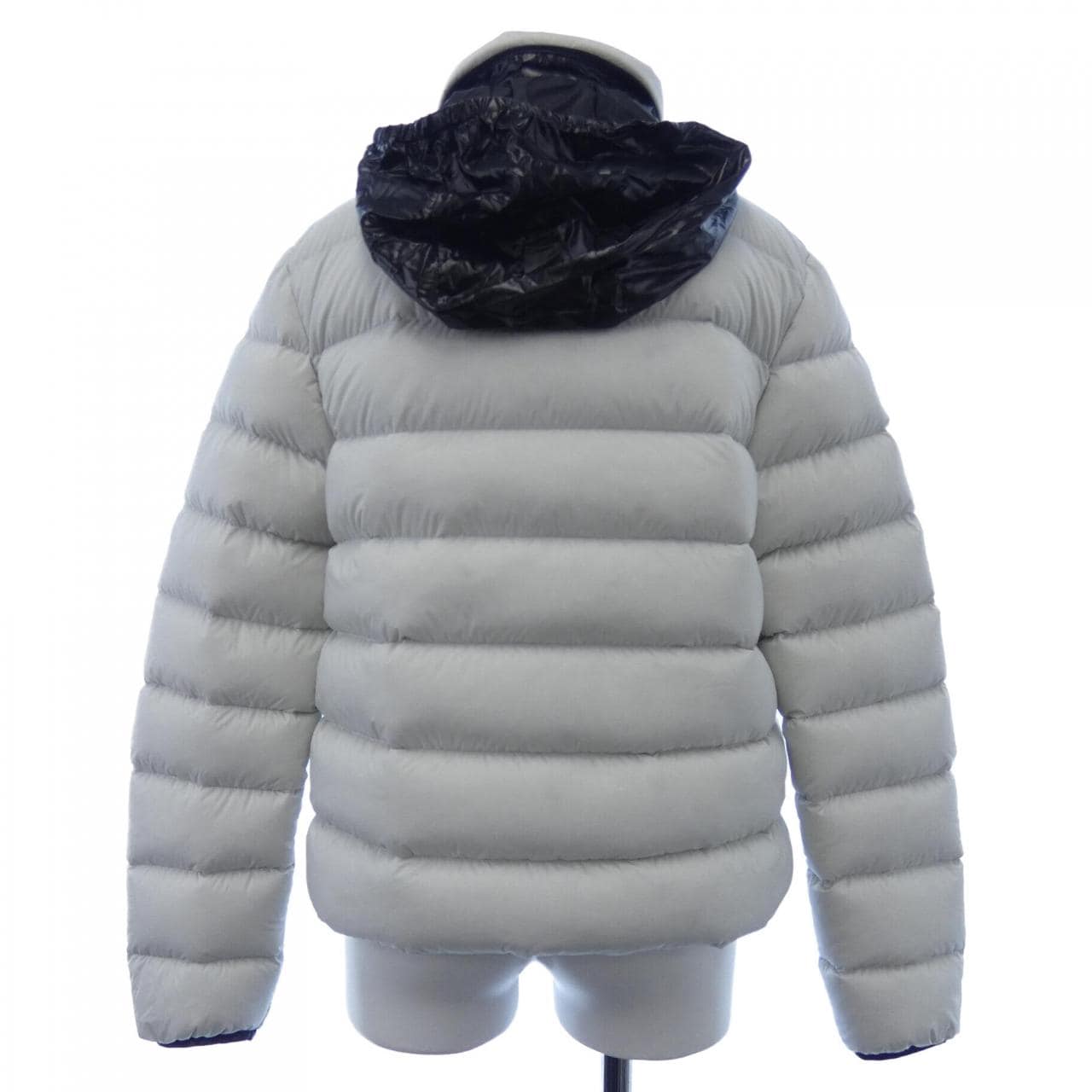 モンクレール MONCLER ダウンジャケット