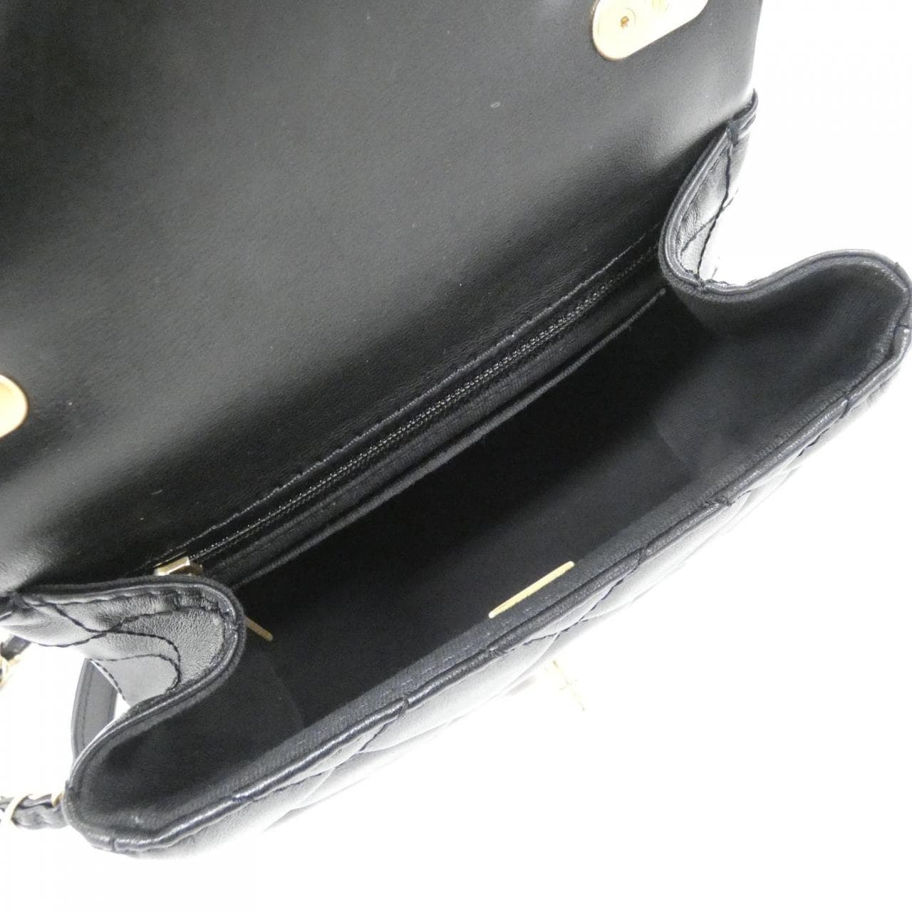 CHANEL shoulder bag