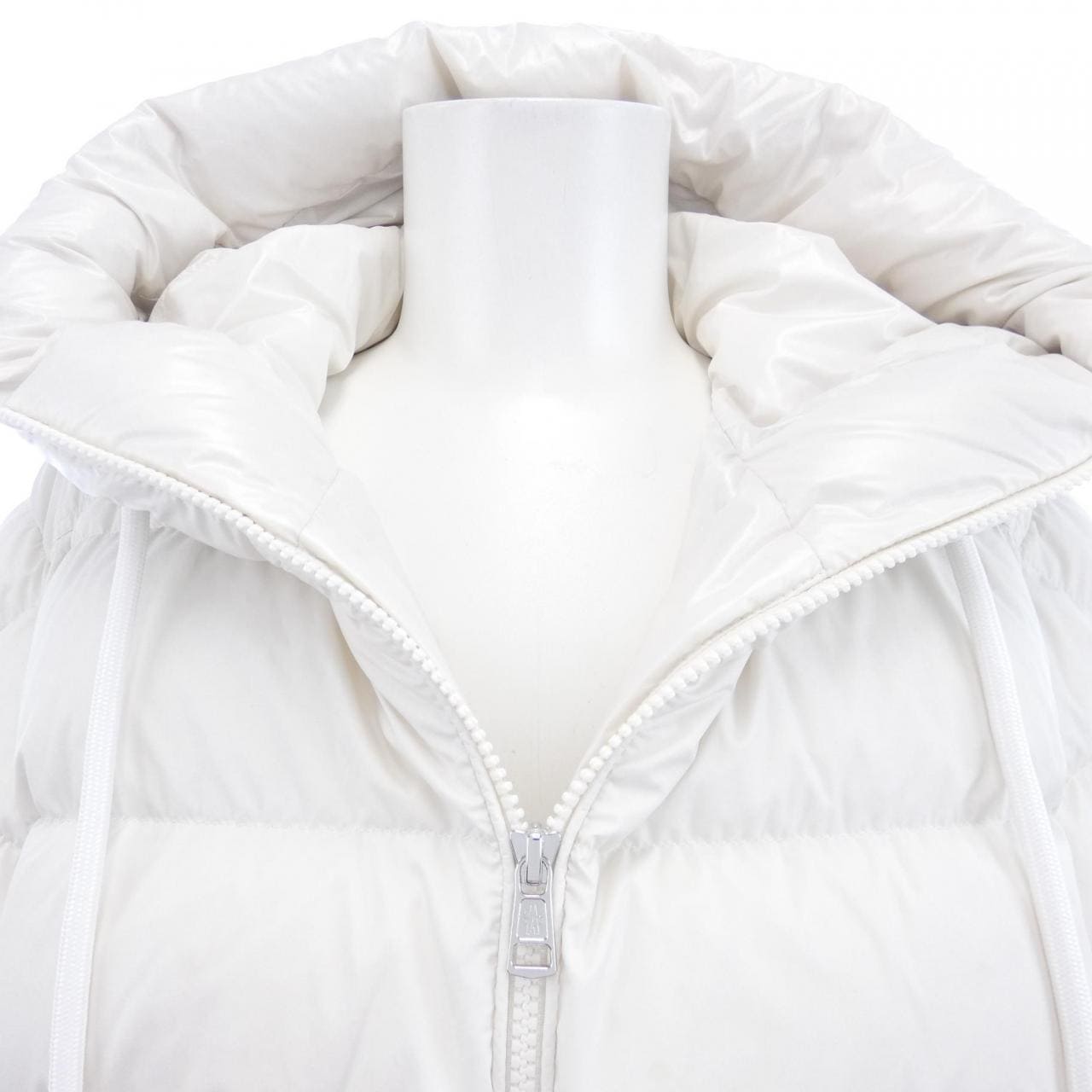 モンクレール MONCLER ダウンジャケット