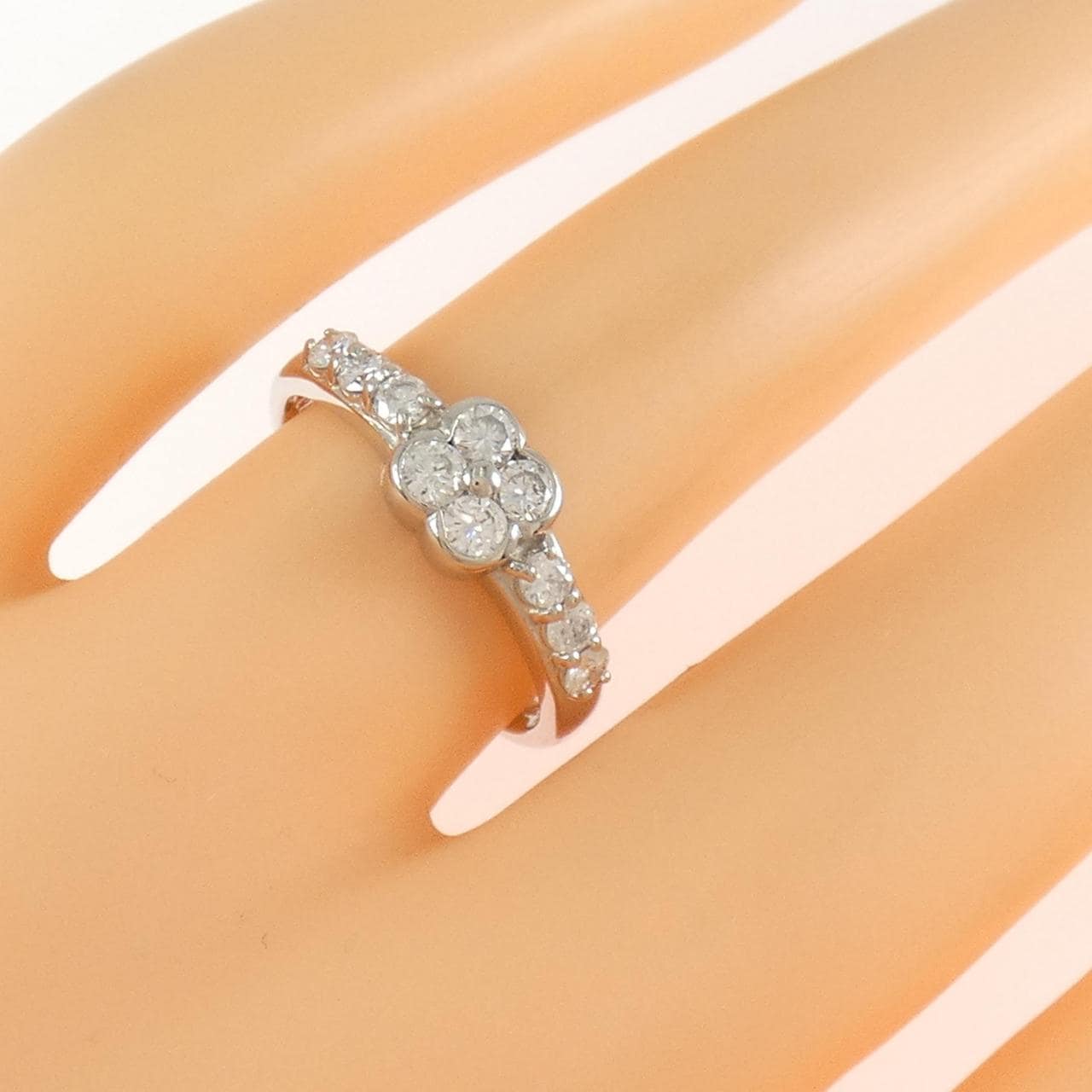 PT900 フラワー ダイヤモンド リング 0.50CT