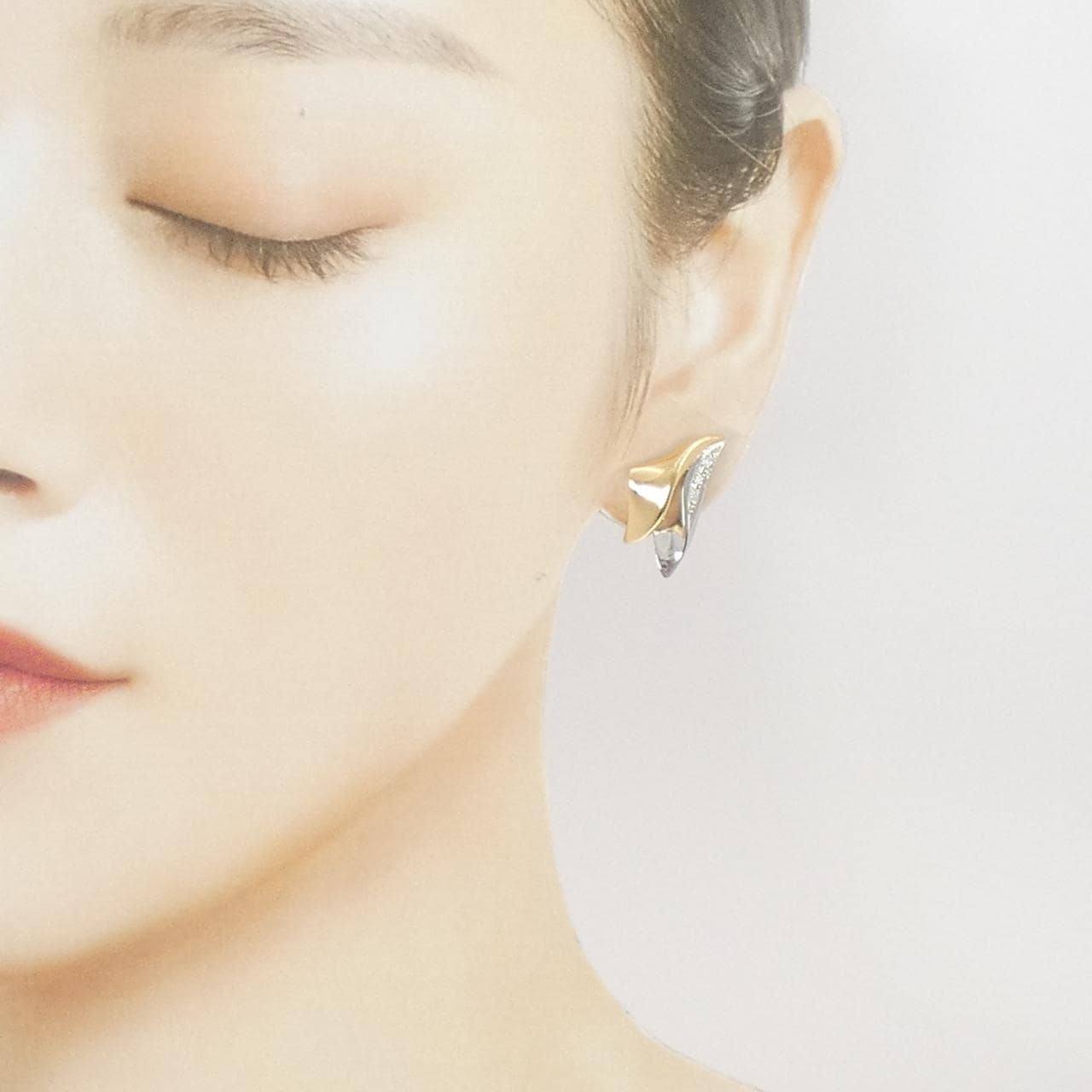 K18YG/PT ダイヤモンド ピアス 0.06CT