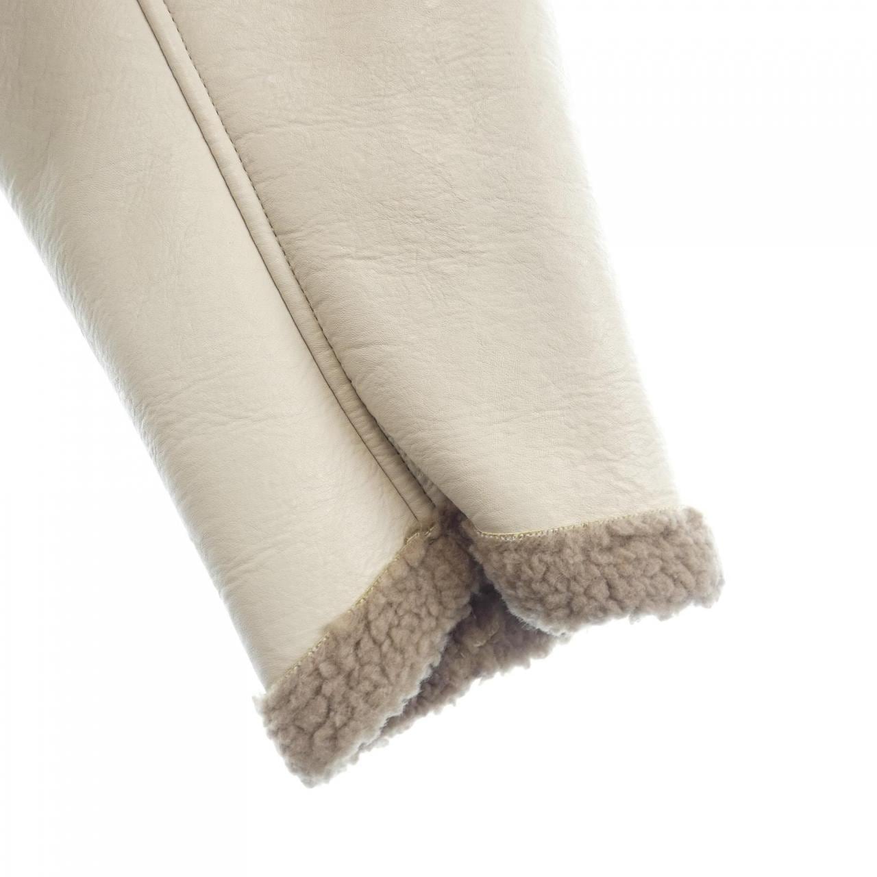 エッセイ ESSAY コート