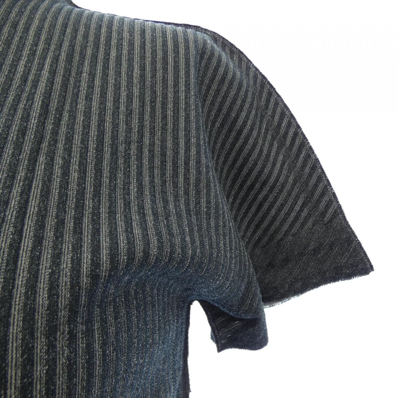 プリーツプリーズ PLEATS PLEASE トップス