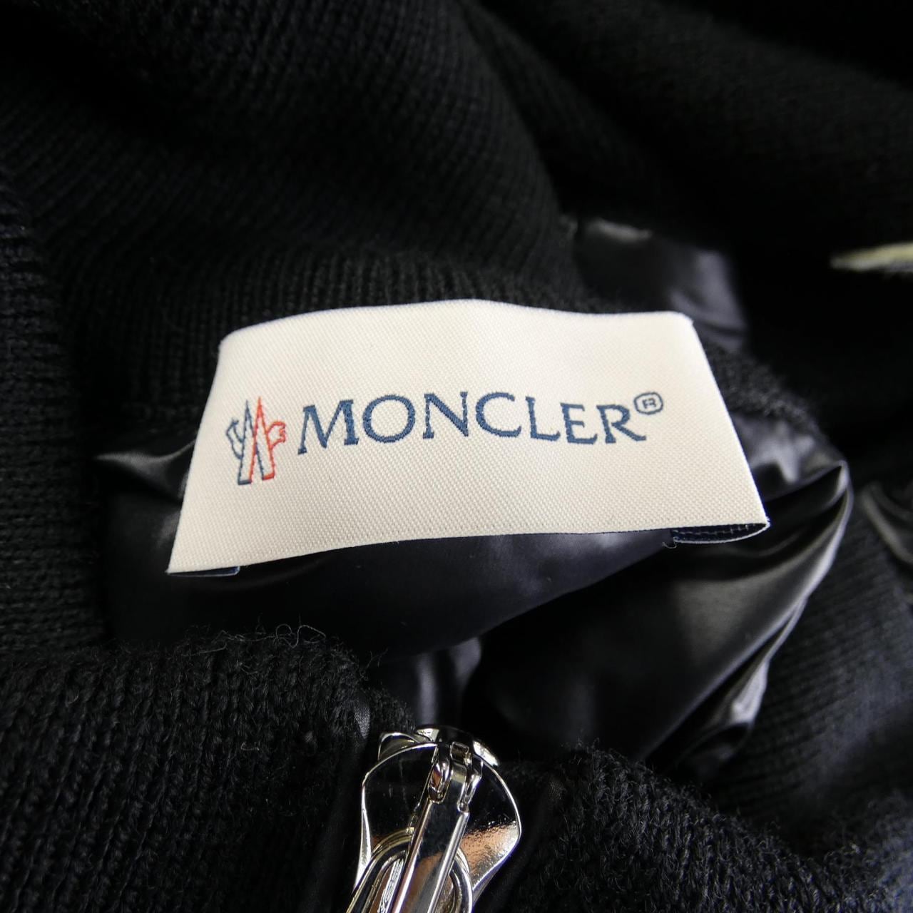 モンクレール MONCLER 10939B00025 ダウンジャケット