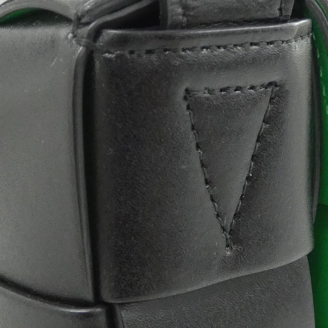 ボッテガヴェネタ 737950 V29E0 ショルダーバッグ