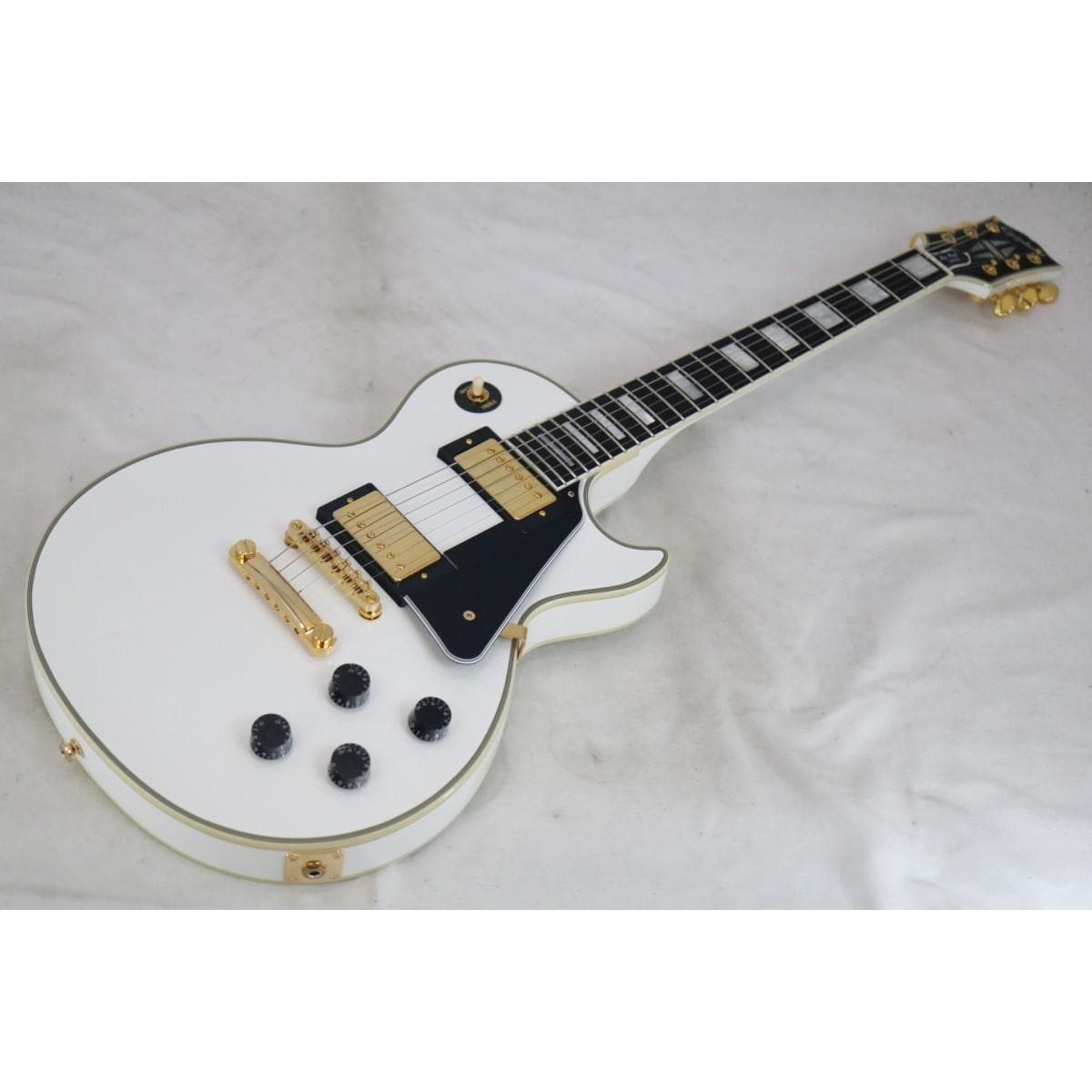 ＥＰＩＰＨＯＮＥ　ＩＮＳＰＩＲＥＤ　ＢＹ　ＧＩＢＳＯＮ　ＣＵＳＴＯＭ　ＬＥＳ　ＰＡＵＬ　ＣＵＳＴＯＭ