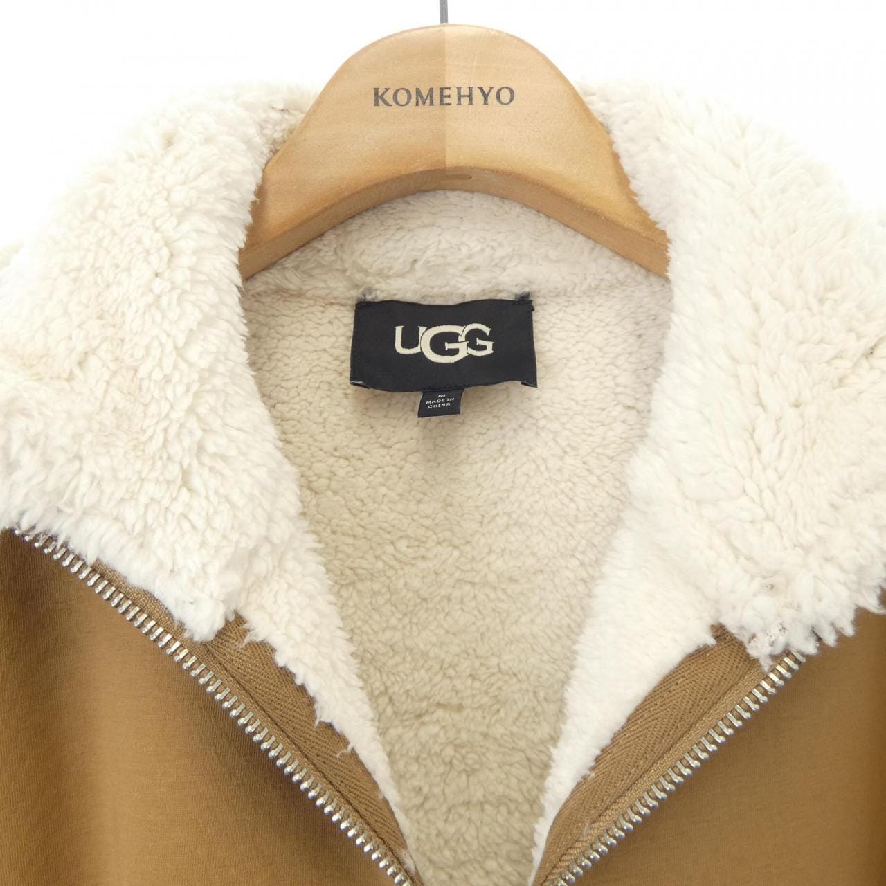 アグ UGG トップス