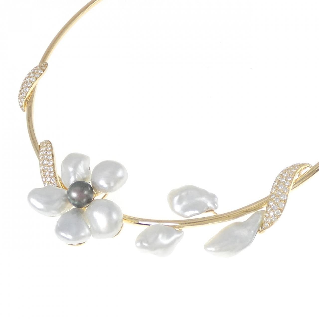 MIKIMOTO Flower Pearl Necklace