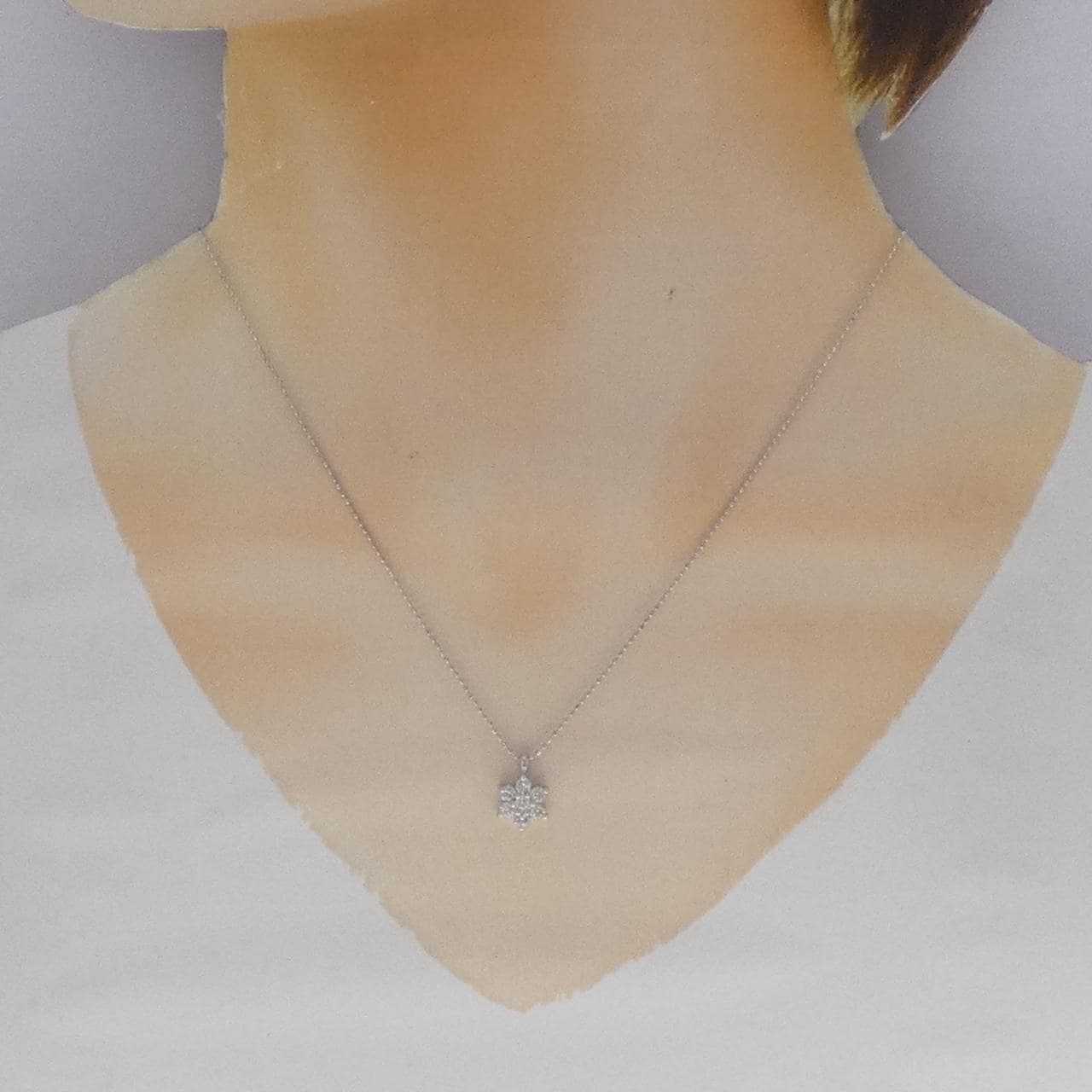 K18WG フラワー ダイヤモンド ネックレス 0.5CT