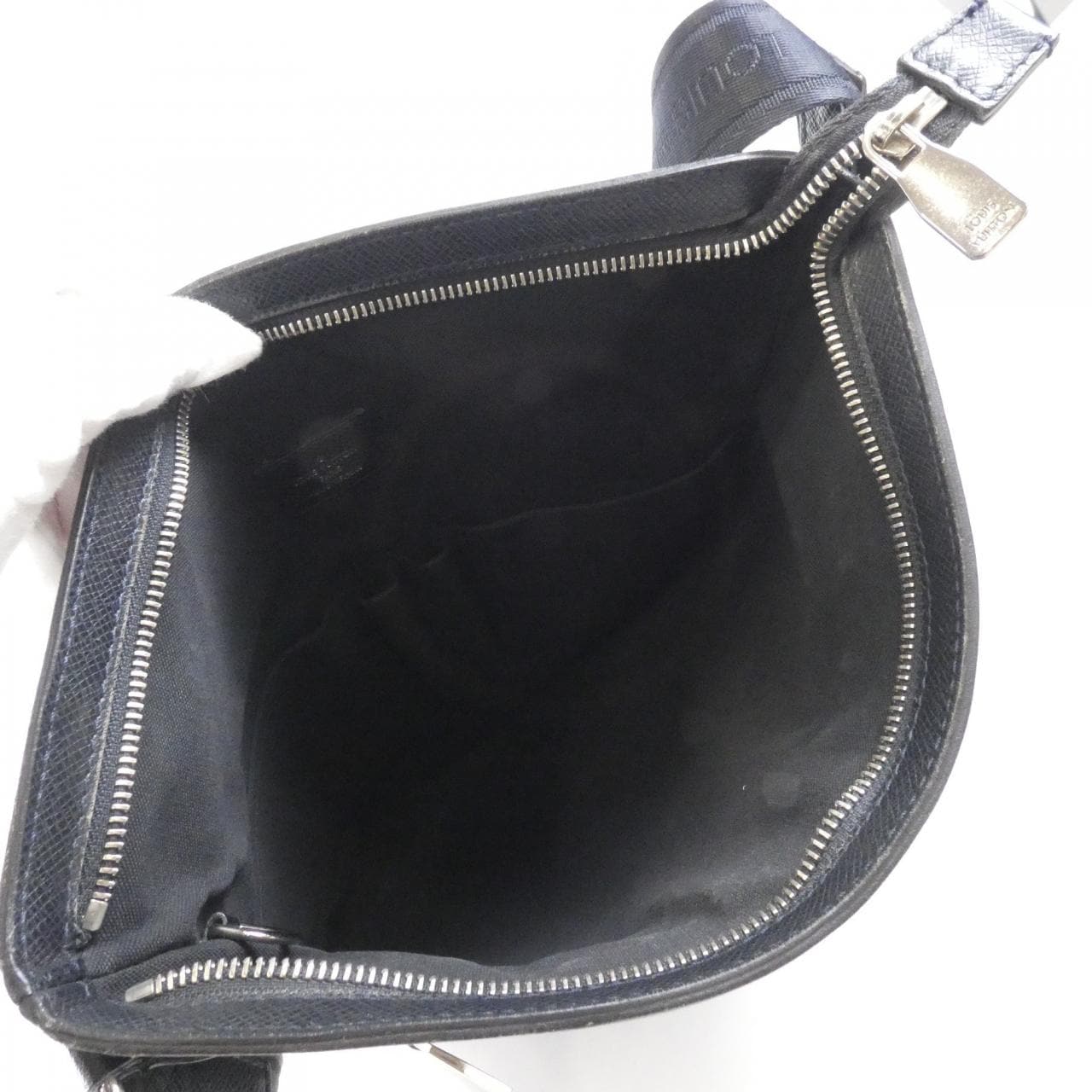 ルイヴィトン タイガ サシャ M32629 ショルダーバッグ