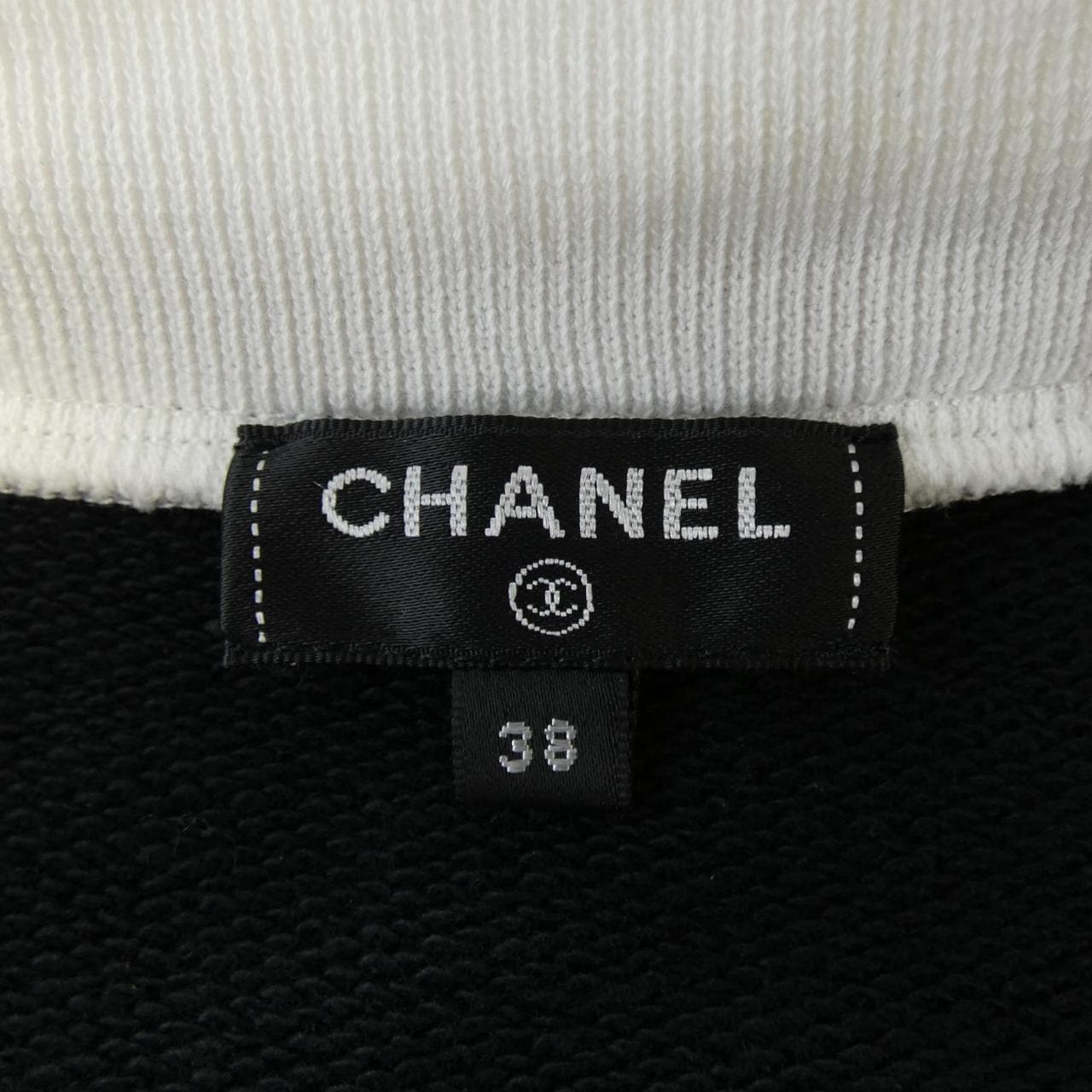CHANEL P70679V62077 上衣