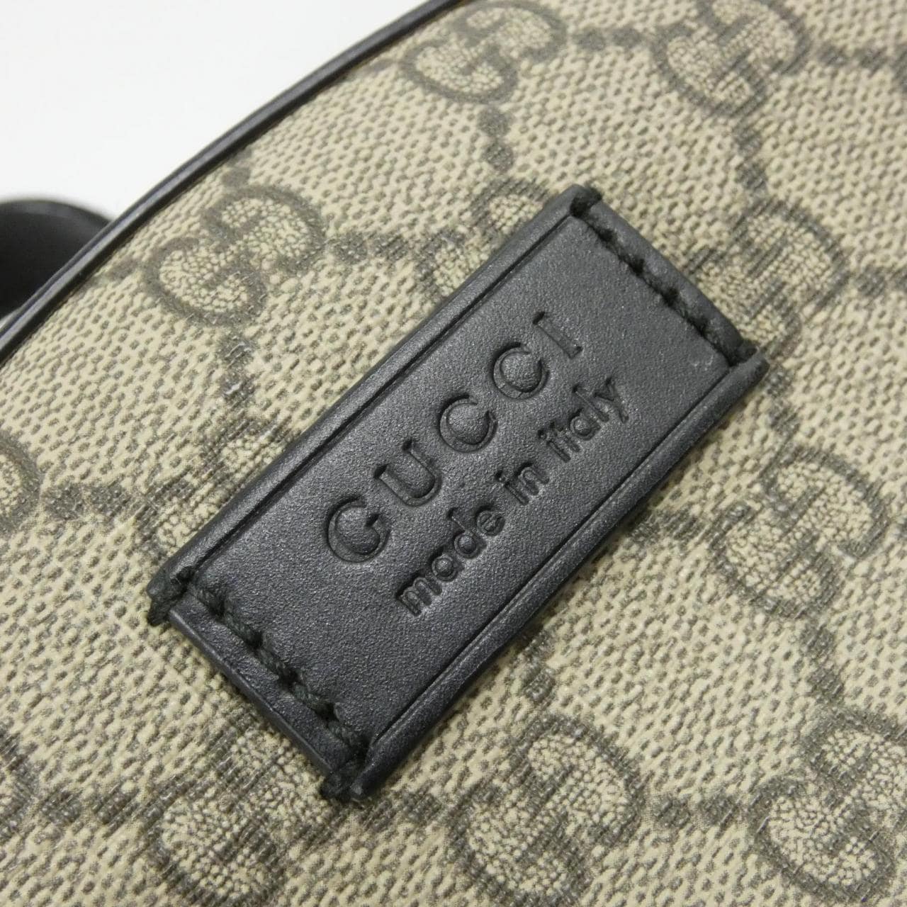 Gucci 429020 KLQAX双肩包