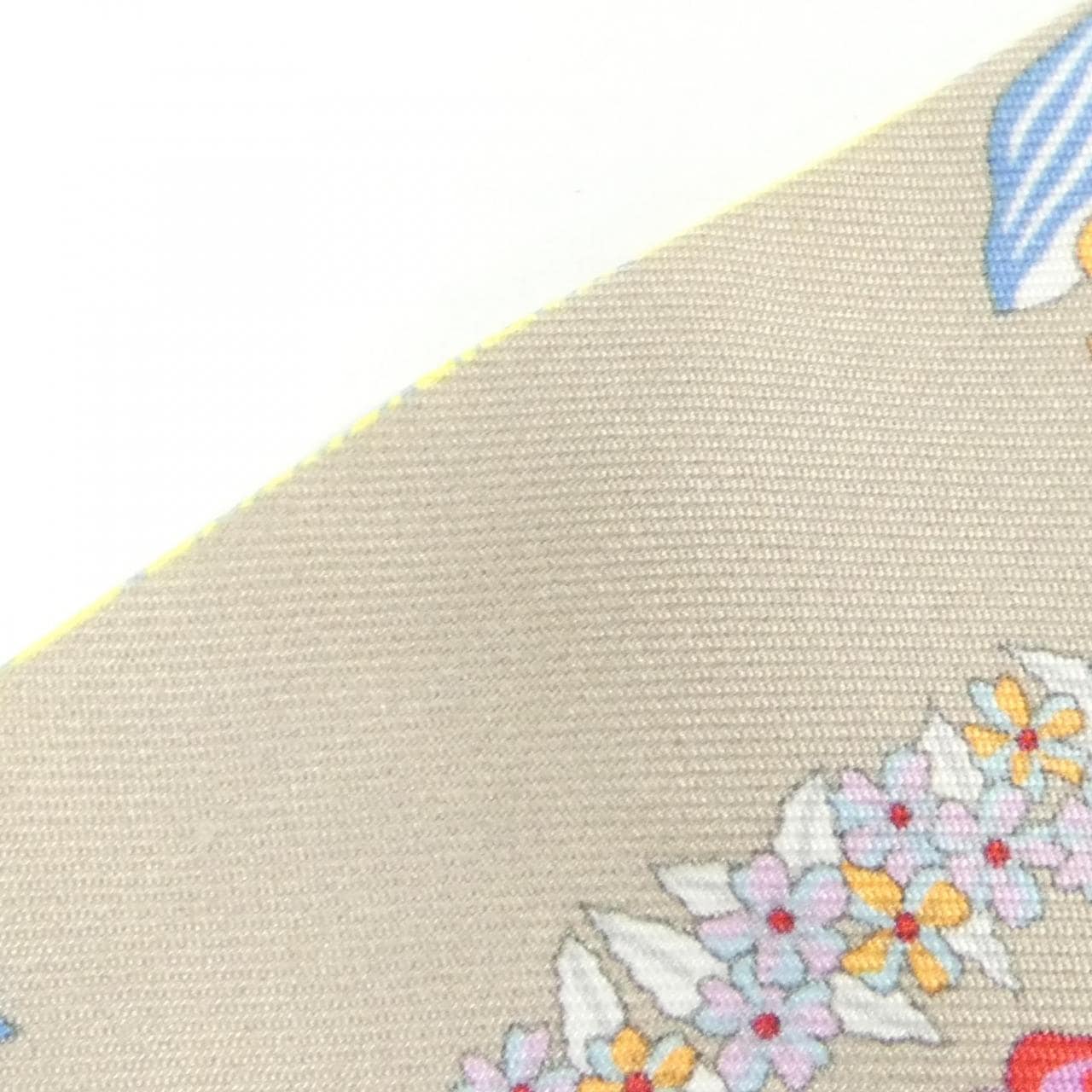 エルメス BRIDES DE GALA FLEURS ツイリー 064220S スカーフ