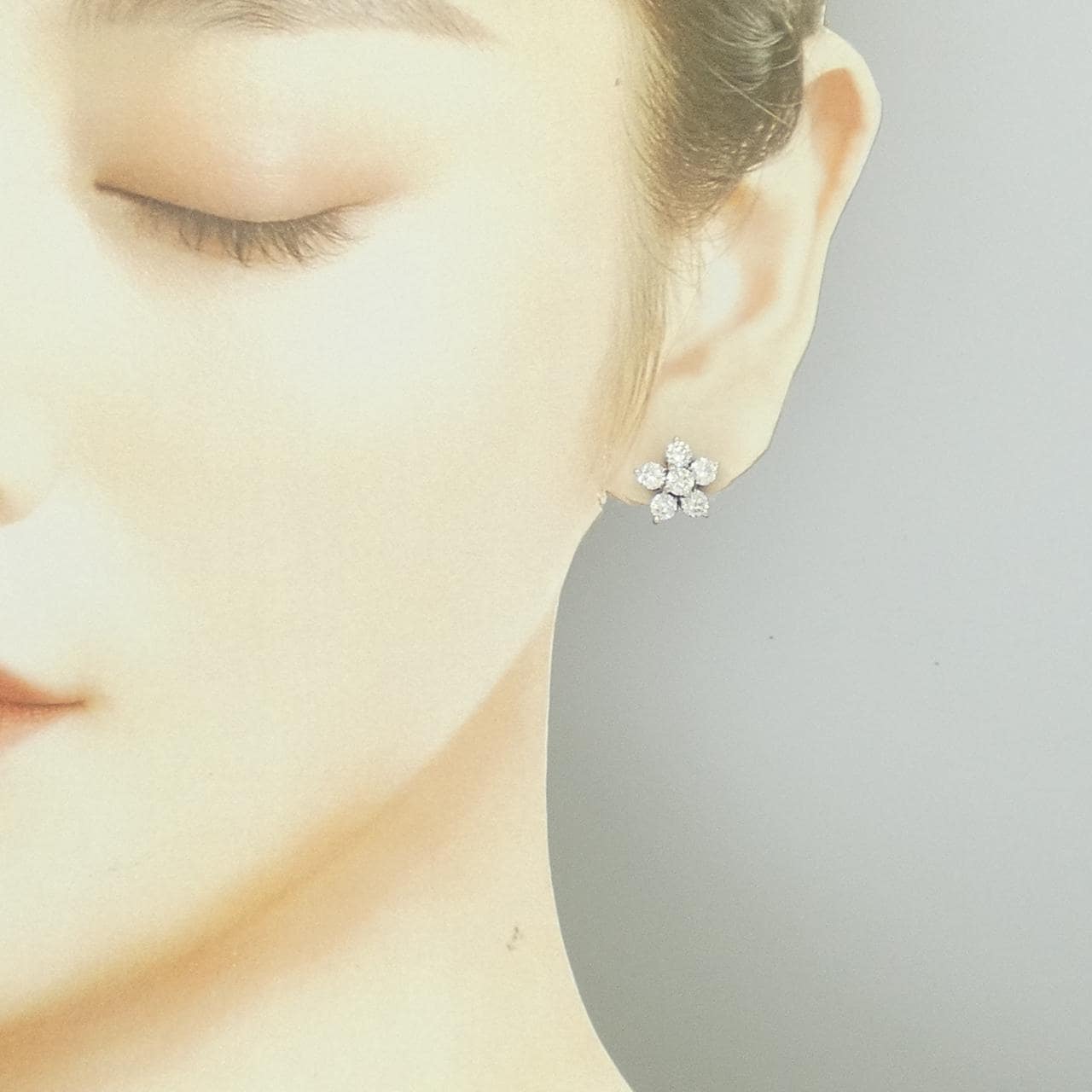 PT900 フラワー ダイヤモンド ピアス 1.95CT