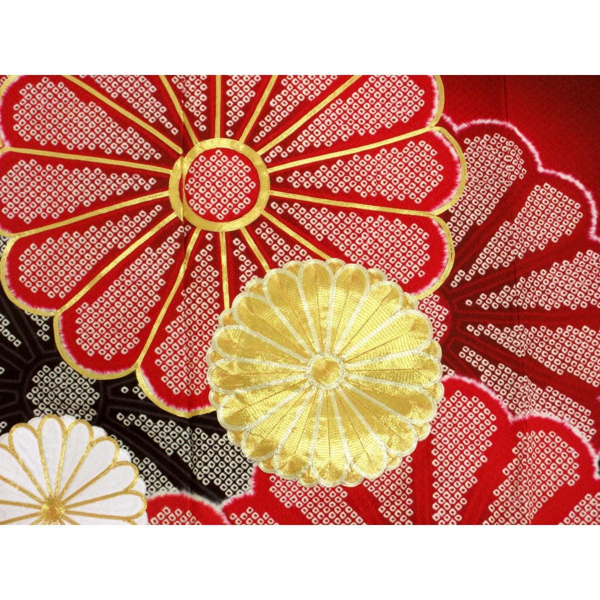 振袖　友禅金彩加工　刺繍入りボカシ染