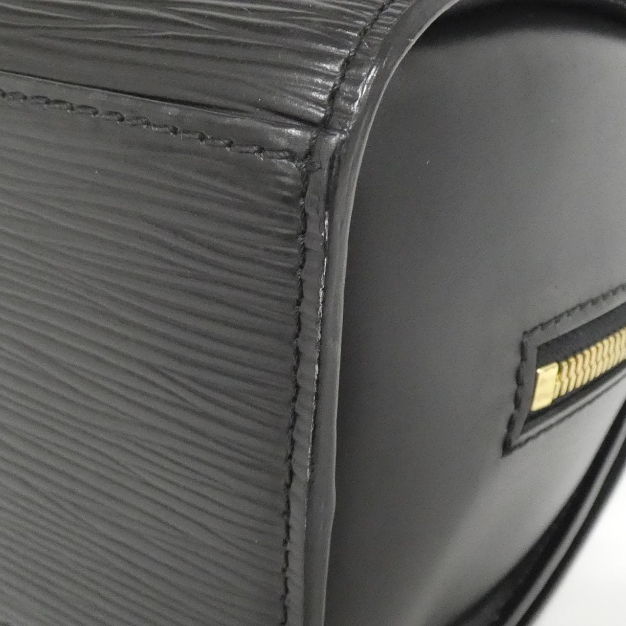 ルイヴィトン エピ ポンヌフ M52052 バッグ