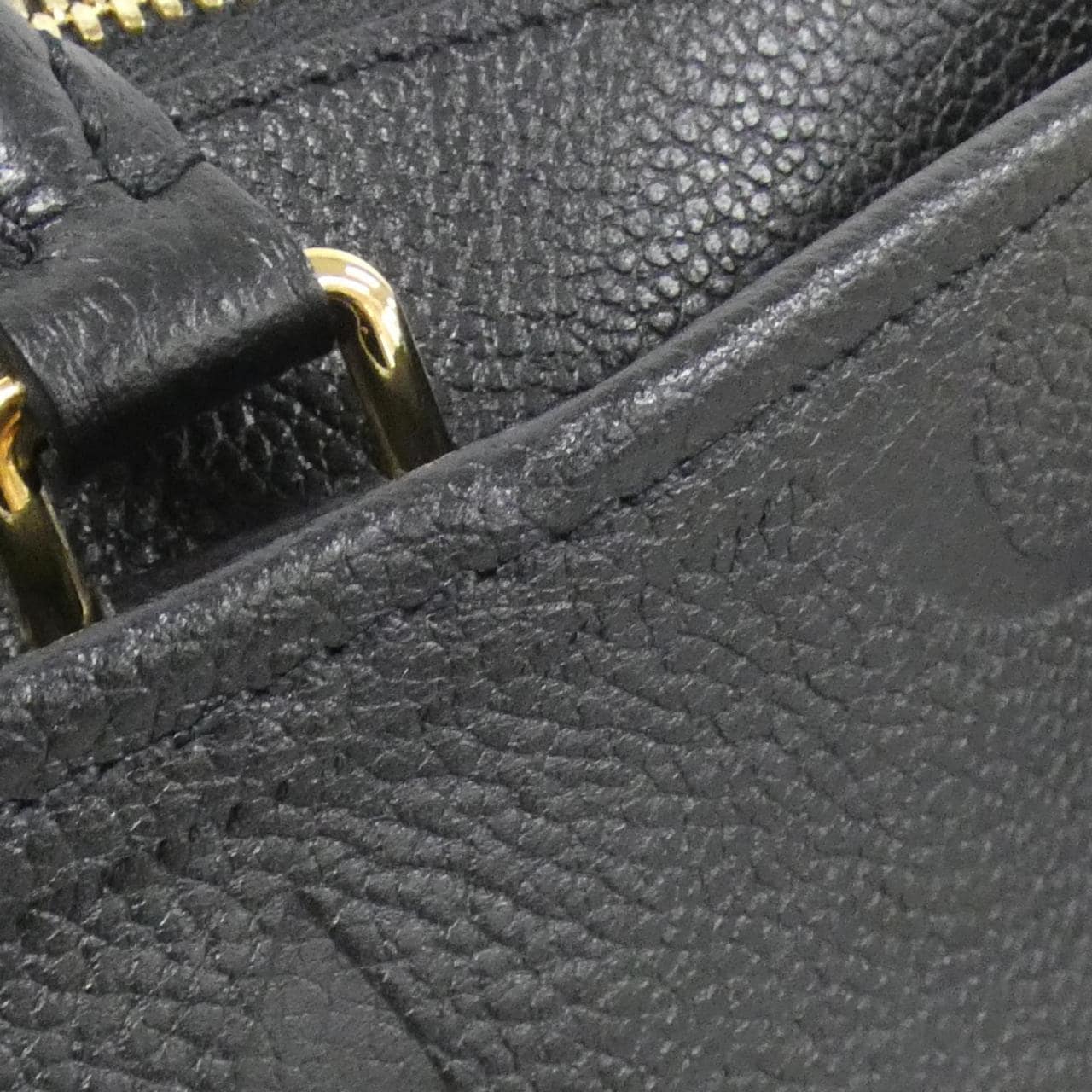 LOUIS VUITTON Monogram Empreinte Trianon MM M46487 包