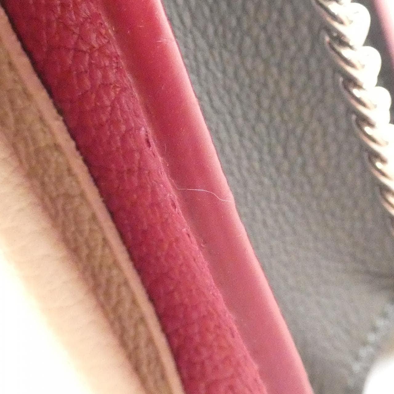 LOUIS VUITTON Pochette Lockme Chain M63470 单肩包