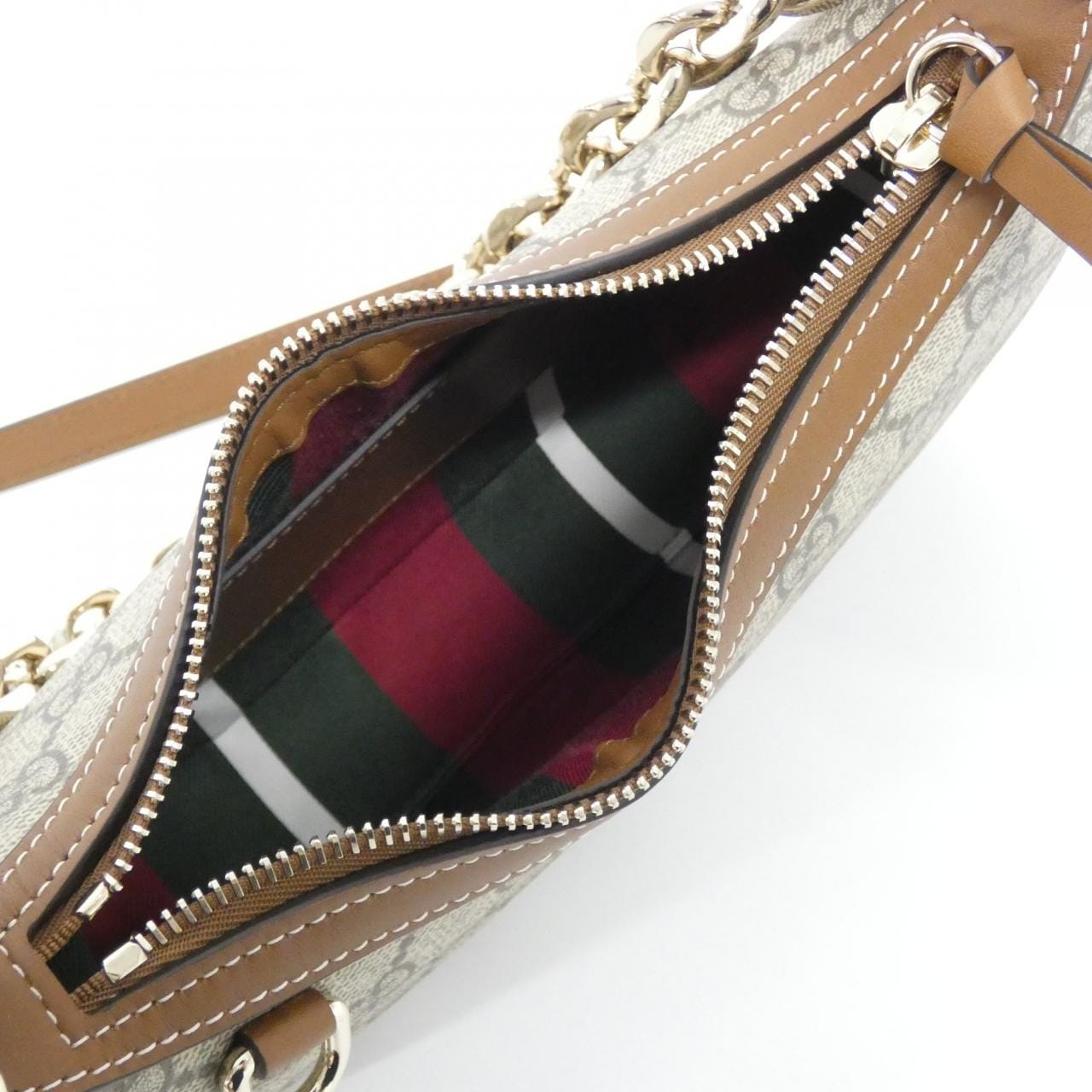 【新品】グッチ GG EMBLEM 847447 FAD6L ショルダーバッグ