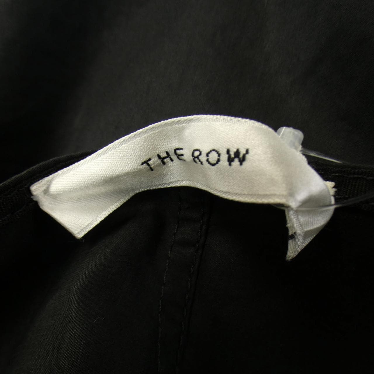 ザロウ THE ROW トップス