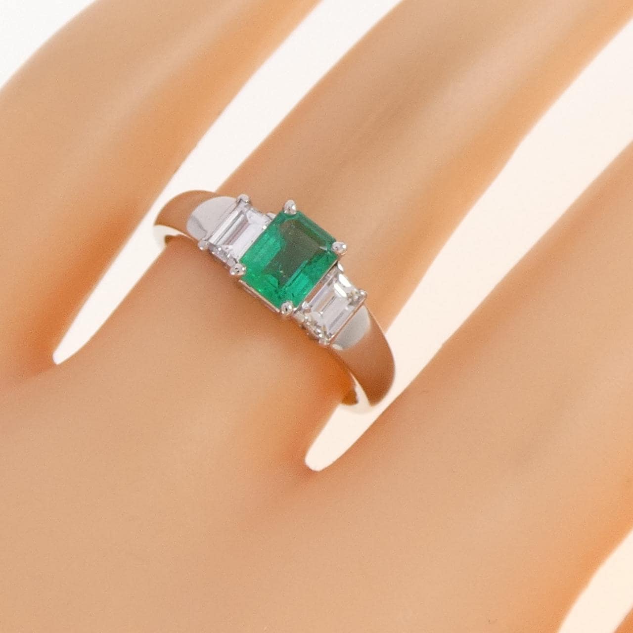 PT900 エメラルド リング 0.59CT