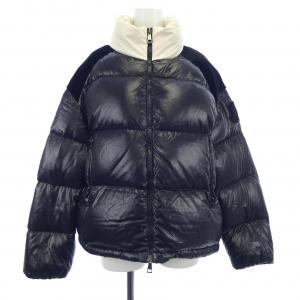 モンクレール MONCLER ダウンジャケット