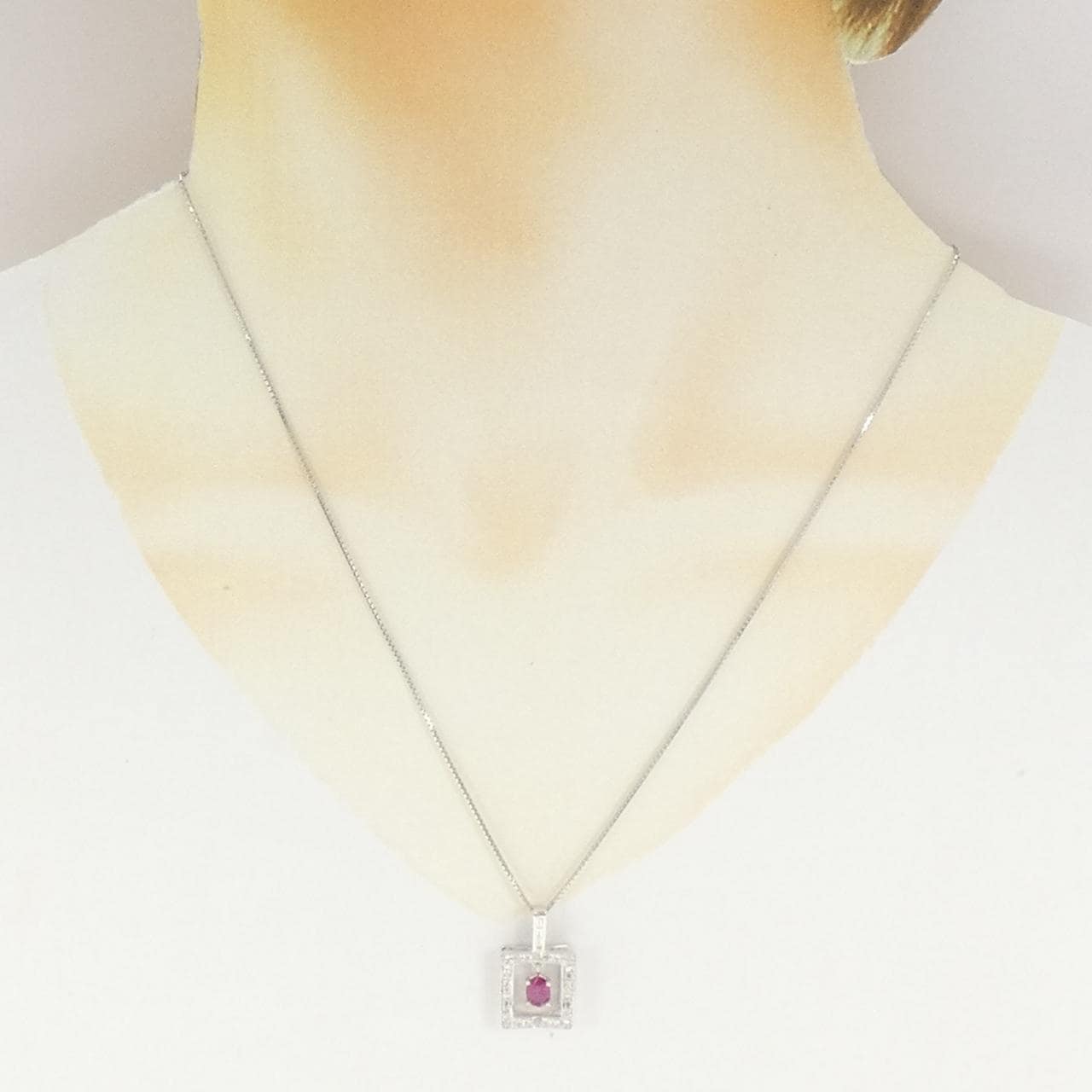K18WG ルビー ネックレス 0.55CT