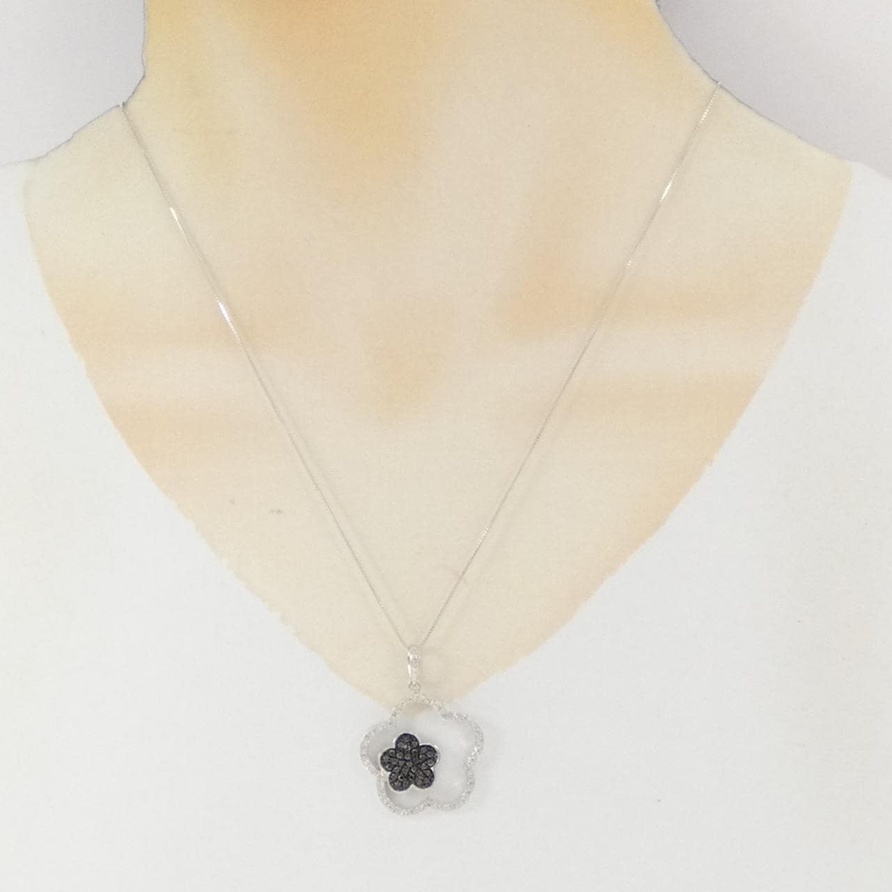 K18WG/K18BG ダイヤモンド ネックレス 0.70CT