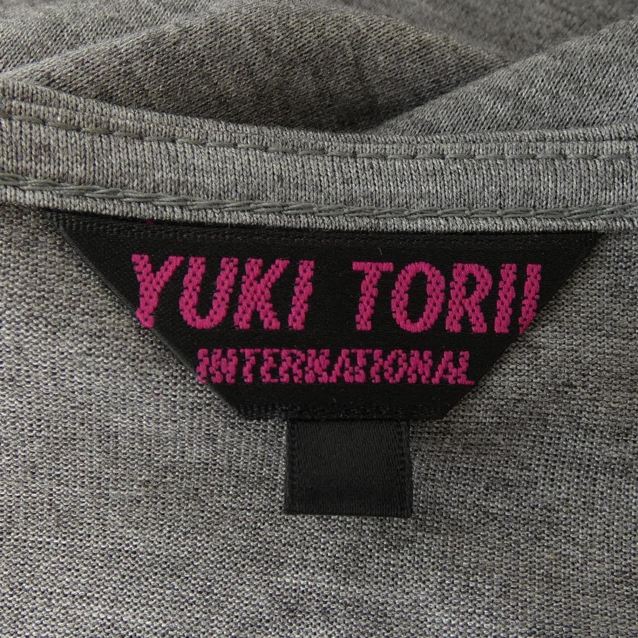 ユキトリイ YUKI TORII トップス