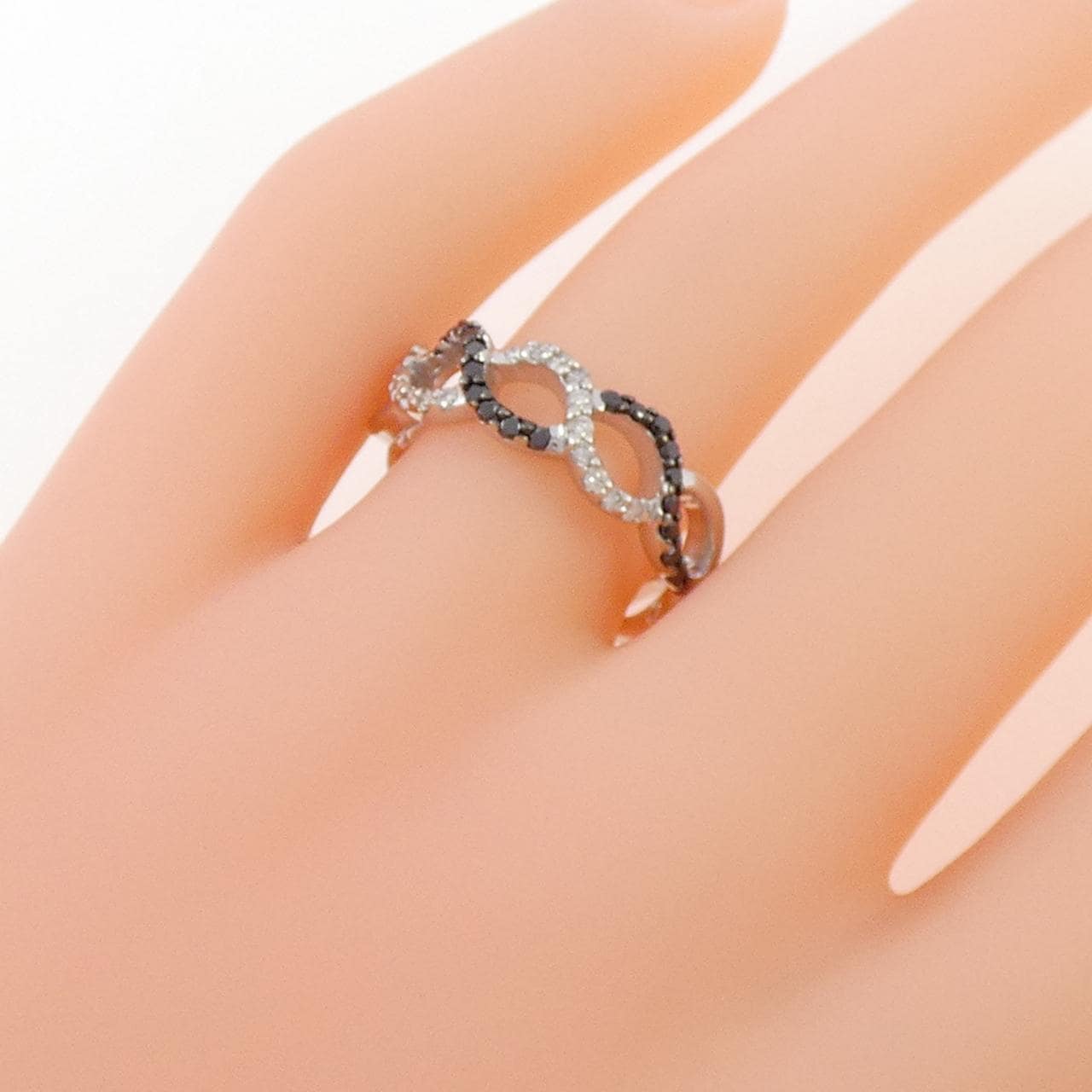 K18WG/K18BG钻石环0.35CT