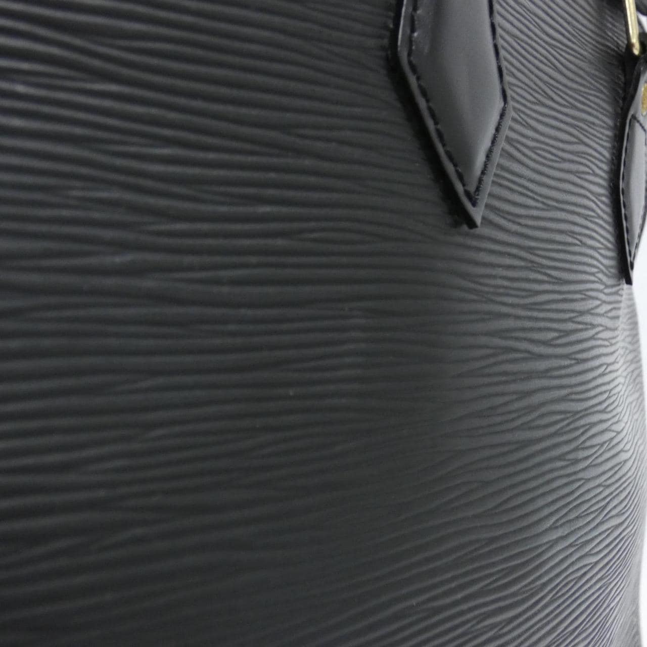 LOUIS VUITTON Epi Alma PM M52142 包