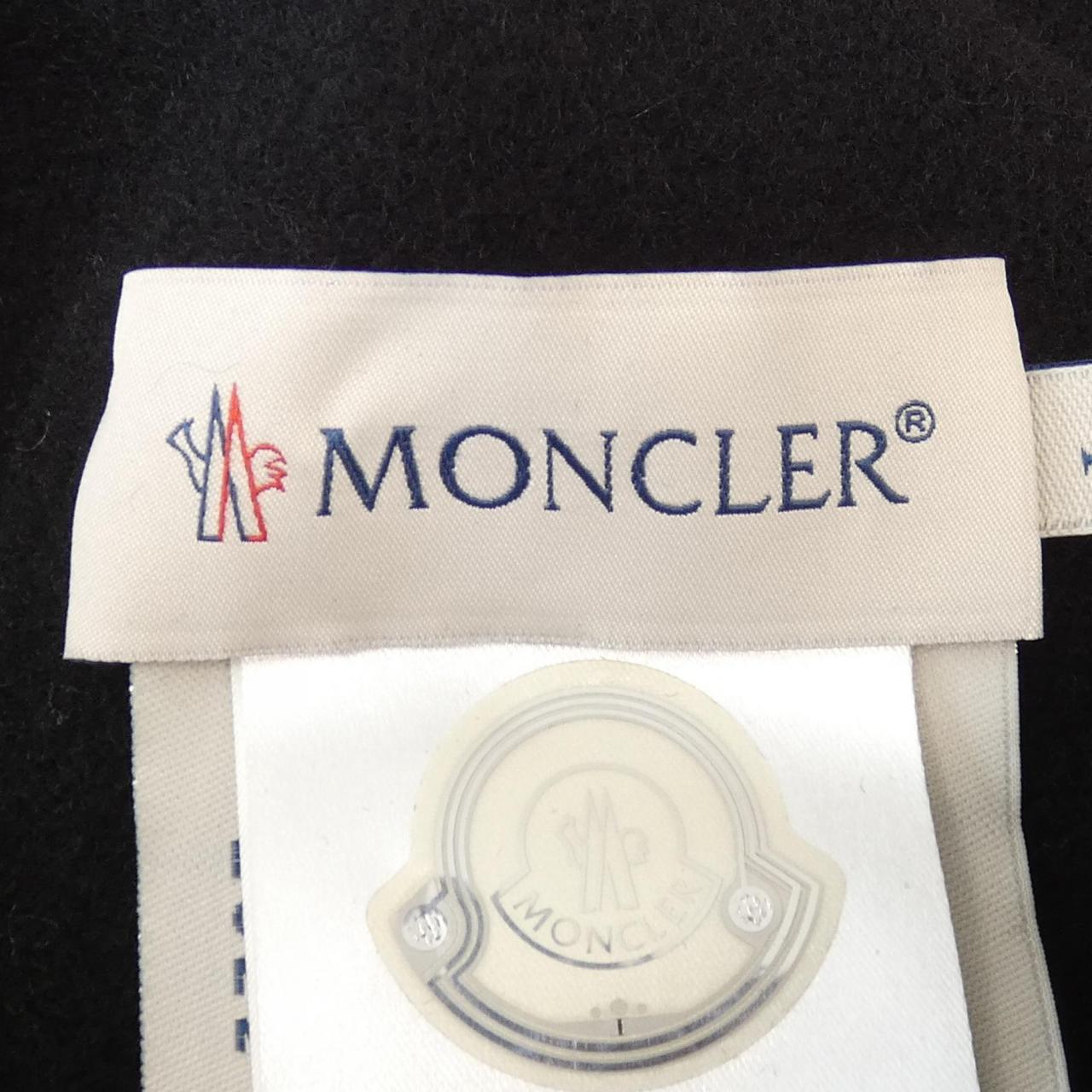 モンクレール MONCLER 20930081700 ダウンジャケット