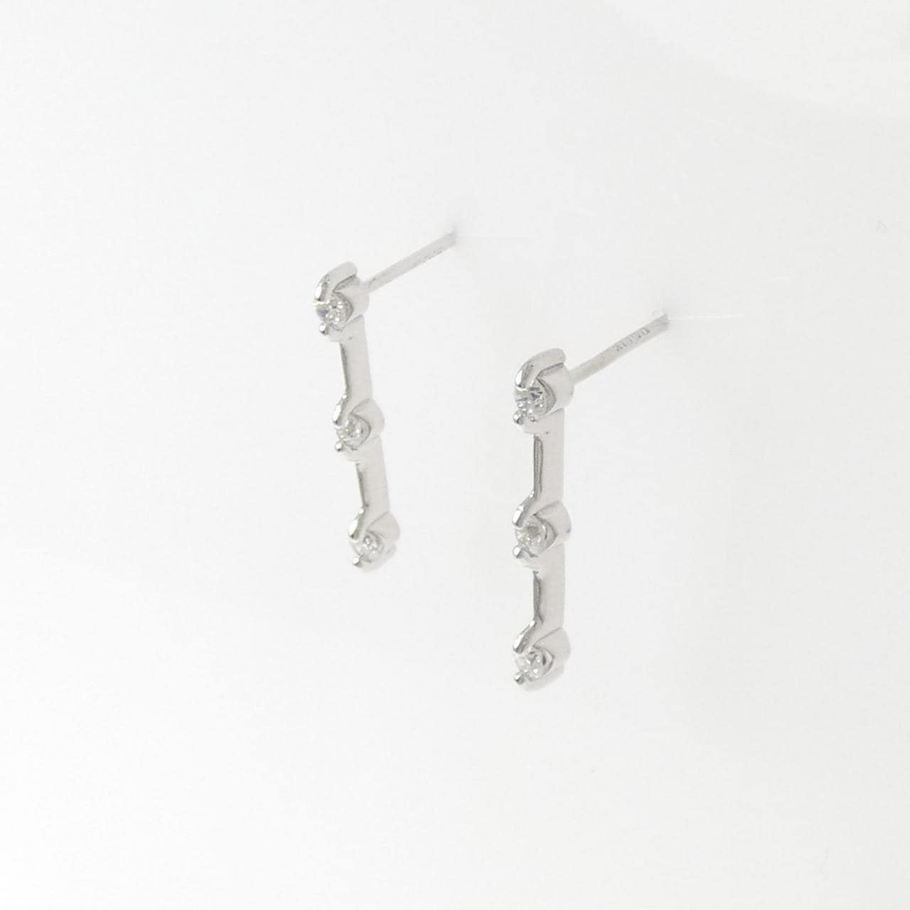 K18WG スリーストーン ダイヤモンド ピアス 0.20CT