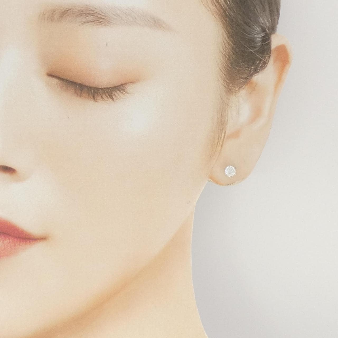 PT850/PT900 ソリティア ダイヤモンド ピアス 0.72CT