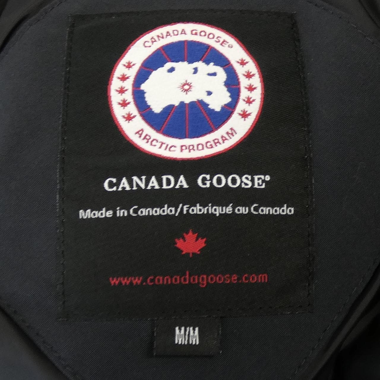 加拿大鹅CANADA GOOSE羽绒服