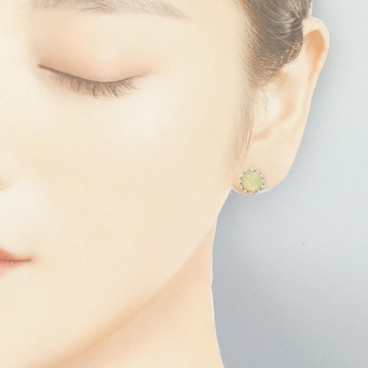 K18WG オパール ピアス 1.60CT