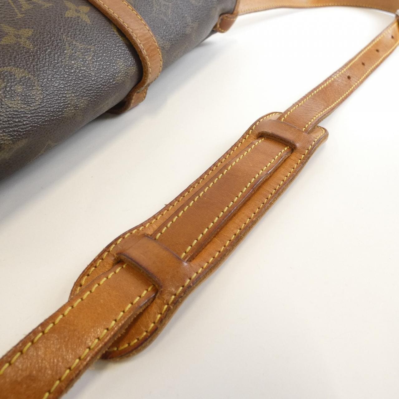 ルイヴィトン モノグラム ソミュール 30cm M42256 ショルダーバッグ