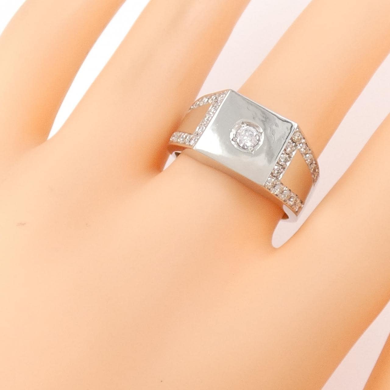 [BRAND NEW] PT900 Diamond ring 0.60CT