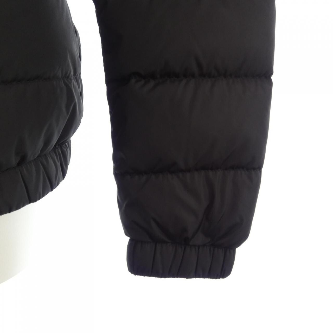 モンクレール MONCLER ダウンジャケット