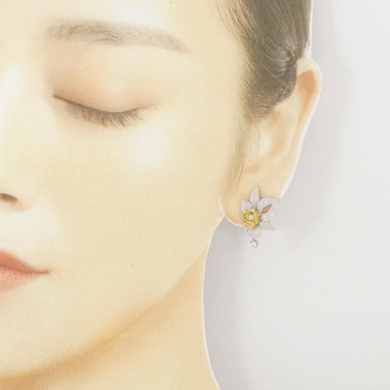 Tamura Shunichi Earrings 0.16CT
