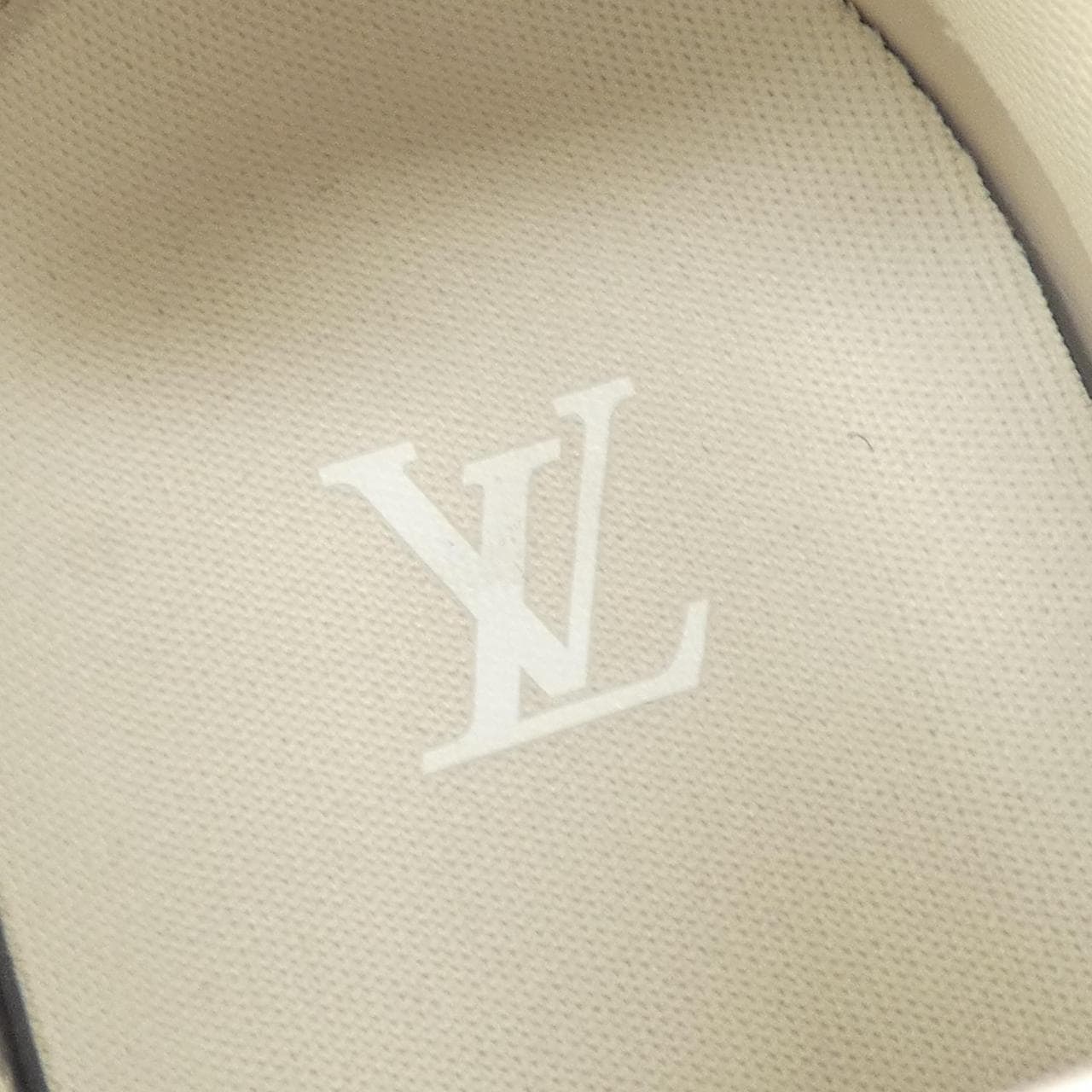 ルイヴィトン LOUIS VUITTON LVバターソフト スニーカー